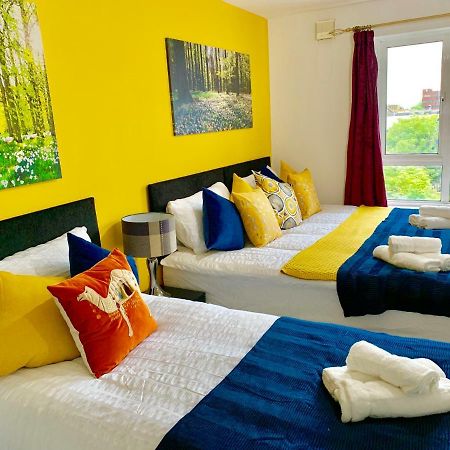 2 Bedrooms Modern Apartment, Lounge, Full Kitchen, Balcony, 5 Minutes Stratford Station Лондон Экстерьер фото