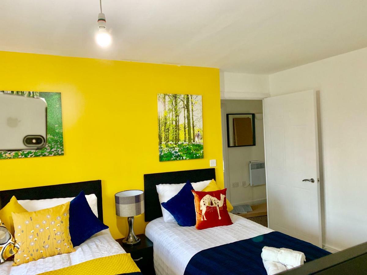 2 Bedrooms Modern Apartment, Lounge, Full Kitchen, Balcony, 5 Minutes Stratford Station Лондон Экстерьер фото
