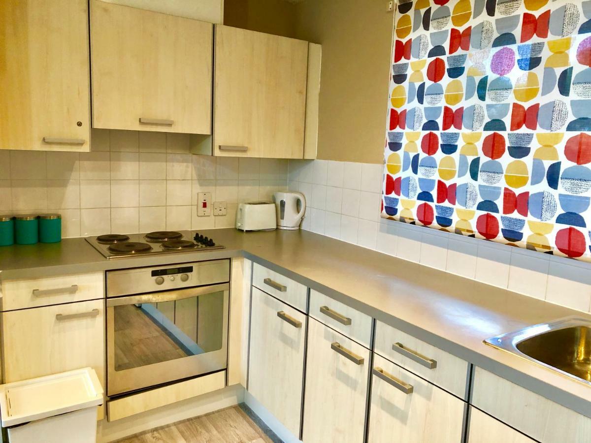 2 Bedrooms Modern Apartment, Lounge, Full Kitchen, Balcony, 5 Minutes Stratford Station Лондон Экстерьер фото