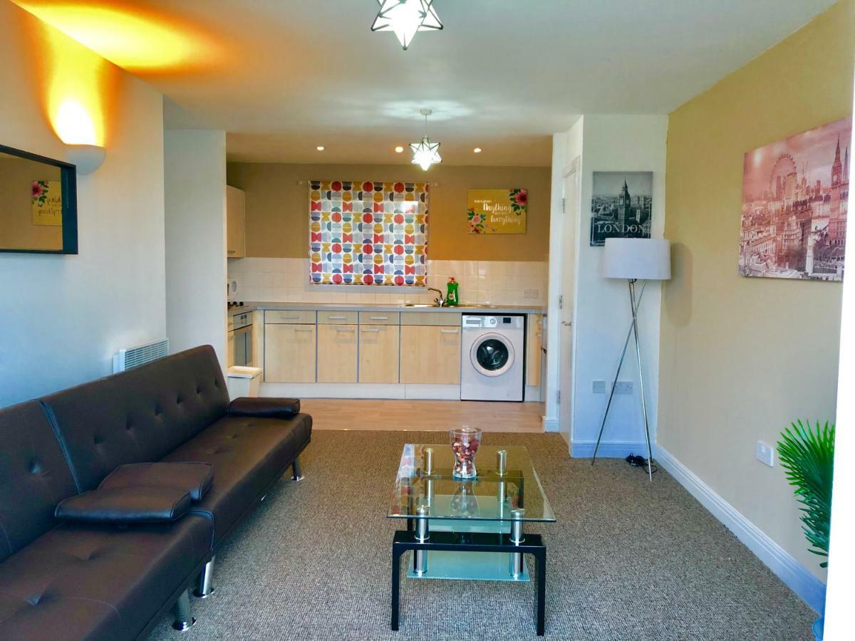 2 Bedrooms Modern Apartment, Lounge, Full Kitchen, Balcony, 5 Minutes Stratford Station Лондон Экстерьер фото