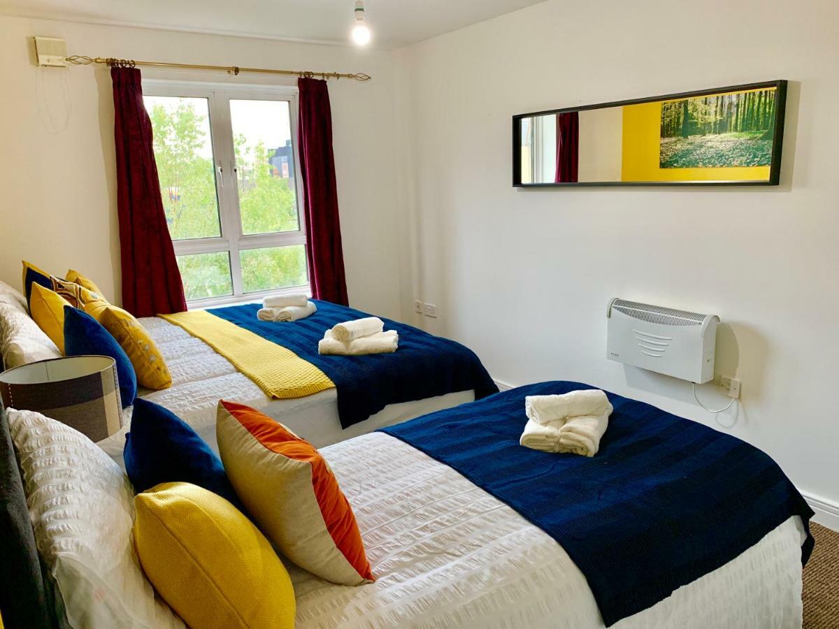 2 Bedrooms Modern Apartment, Lounge, Full Kitchen, Balcony, 5 Minutes Stratford Station Лондон Экстерьер фото