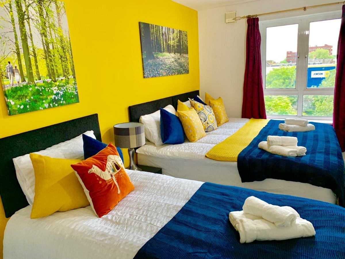 2 Bedrooms Modern Apartment, Lounge, Full Kitchen, Balcony, 5 Minutes Stratford Station Лондон Экстерьер фото